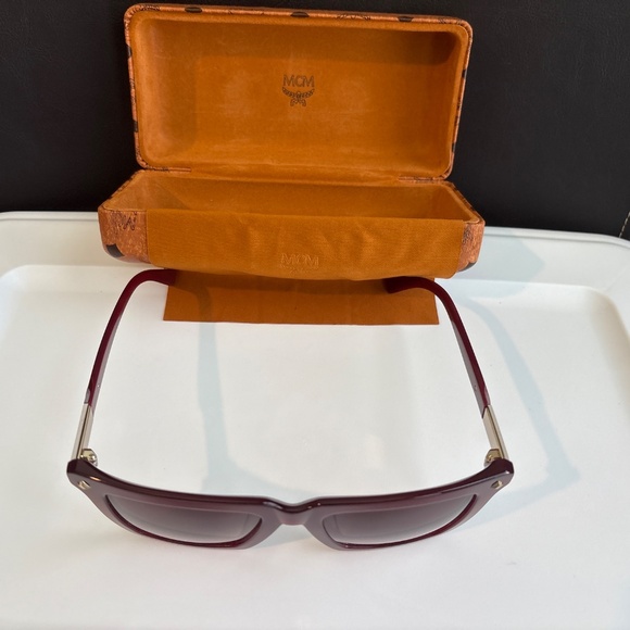 MCM Designer Red Sunglasses - Picture 3 of 4